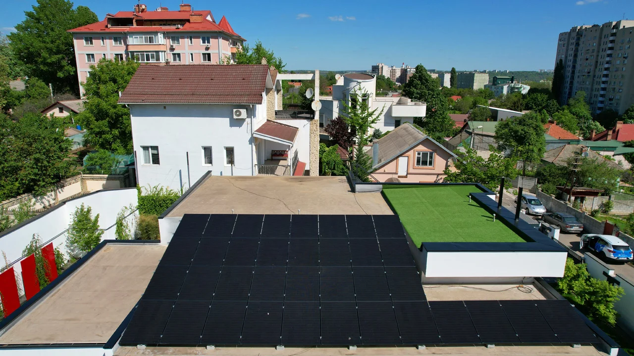 Megawatt instalație panouri solare Uniflor Agro