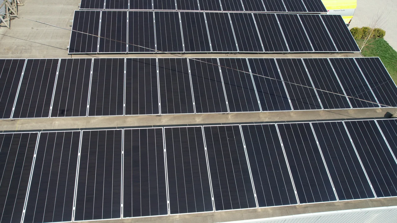Megawatt instalație panouri solare Luxfruct