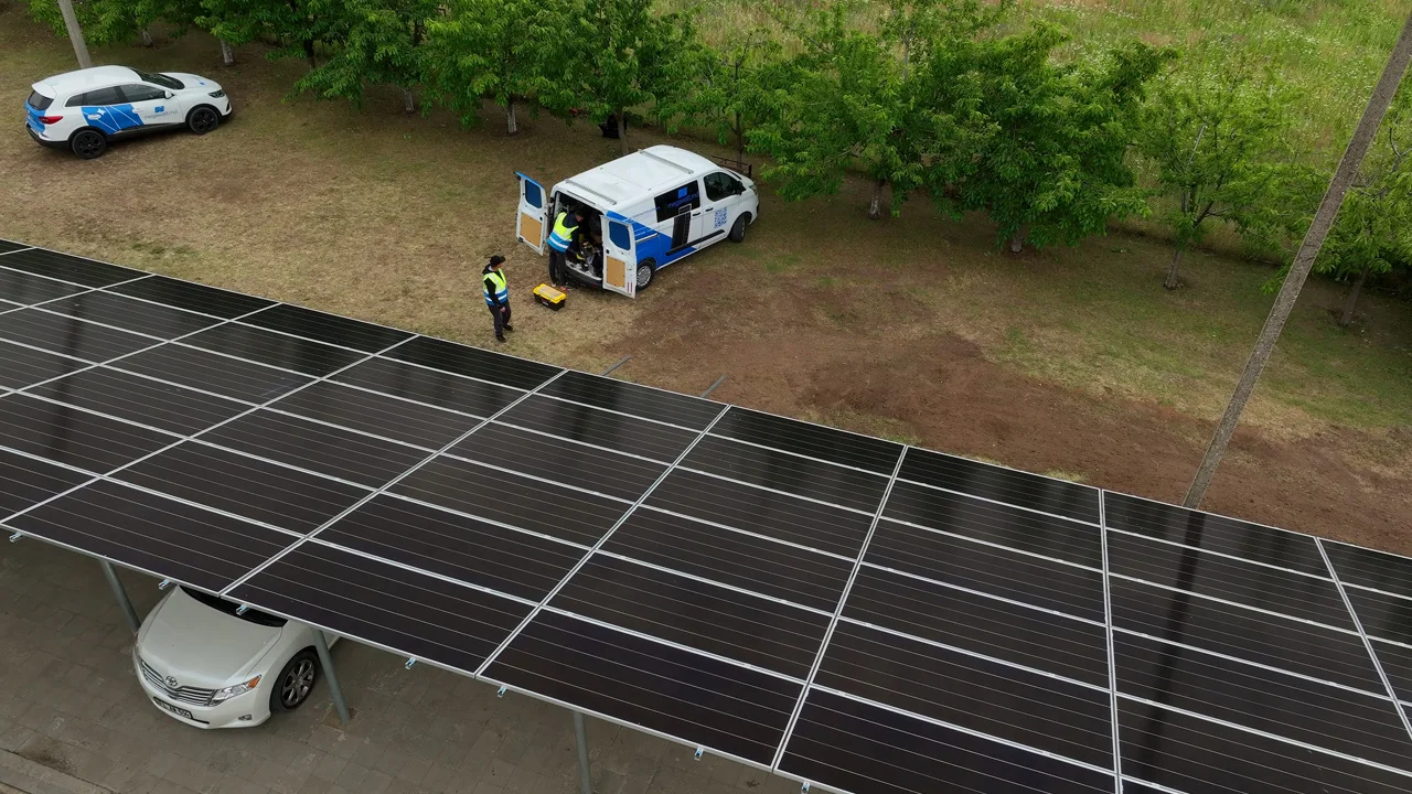 Megawatt instalație panouri solare Vila Dorului